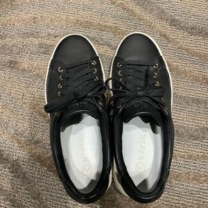 Kizik Women’s Vegas sz 7